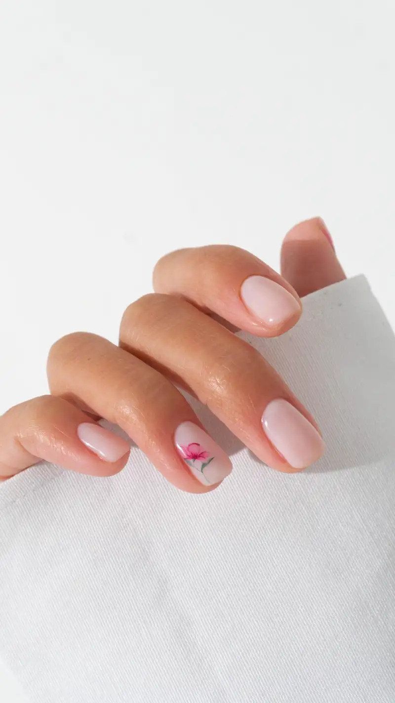 Delicate Floral Decal Oval Nails — The Finish Is Glossy Short Graduation Nails 2027