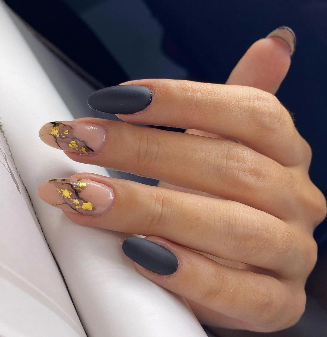 Matte Charcoal Grey and Nude Marble Nails Matte Charcoal Grey and Nude Marble Nails — Winter Matte Nails 2027