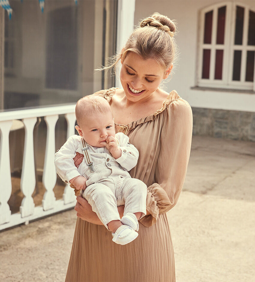 Checked Overalls with Suspenders and White Shirt Checked Overalls with Suspenders and White Shirt — Baby Outfits 2027