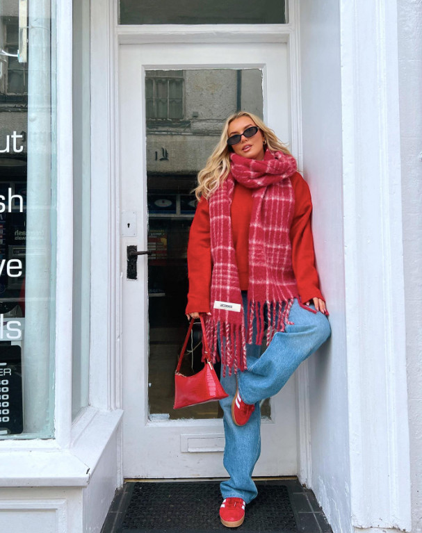Cozy Red Ensemble: Sweater, Scarf, and Plaid Jeans Cozy Red Ensemble: Sweater, Scarf, and Plaid Jeans — Scene Outfits 2027