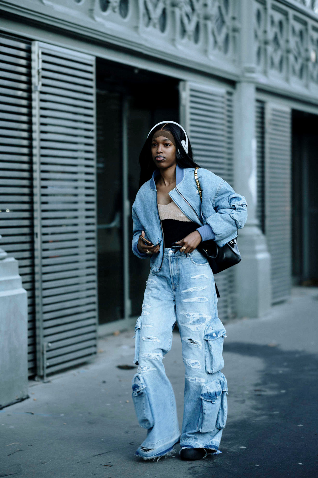 Chunky Sneakers Outfit Idea Chunky Sneakers Outfit Idea — Cargo Pants 2027