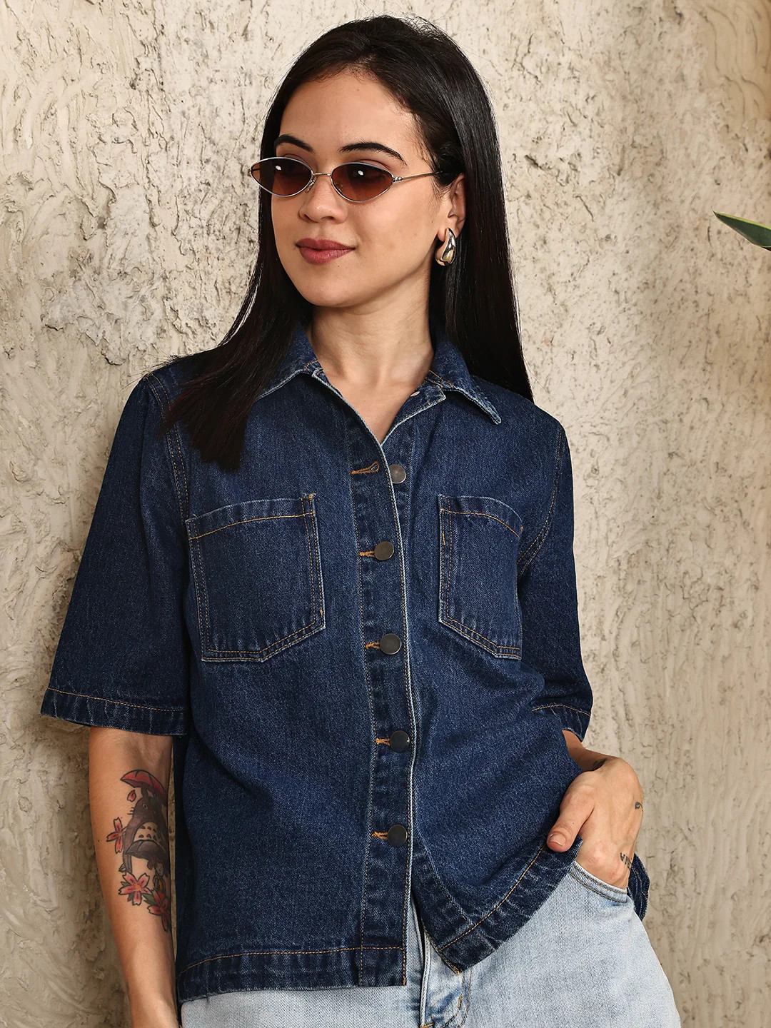 Short-Sleeved Denim Shirt with Oval Sunglasses Short-Sleeved Denim Shirt with Oval Sunglasses — Denim Shirt Outfits 2027