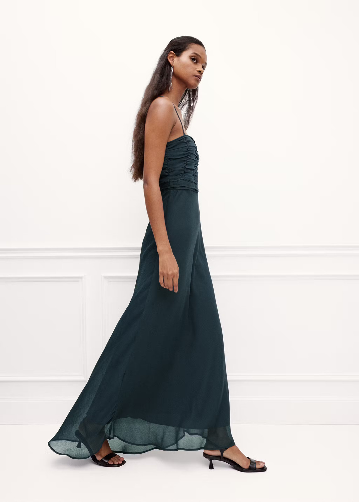 Elegant Forest Green Maxi for Milestone Birthdays Elegant Forest Green Maxi for Milestone Birthdays — 18th Birthday Outfits 2027
