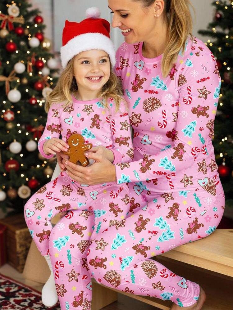 Outfit Idea — Christmas Tree Winter Family Photo Outfits 2027