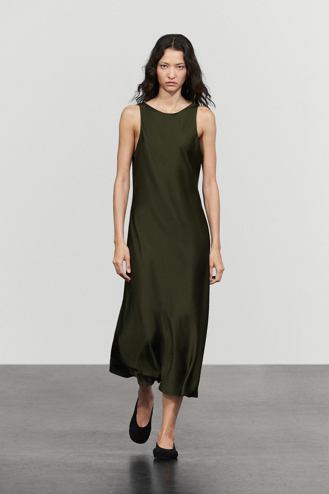 Dark Green Satin Midi Dress with A-Line Silhouette Dark Green Satin Midi Dress with A-Line Silhouette — Satin Prom Dresses 2027