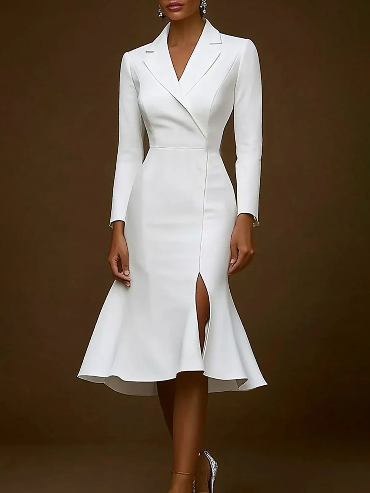 White Long-Sleeved Blazer Dress with High Slit for Elegant Networking White Long-Sleeved Blazer Dress with High Slit for Elegant Networking — Networking Outfits 2027