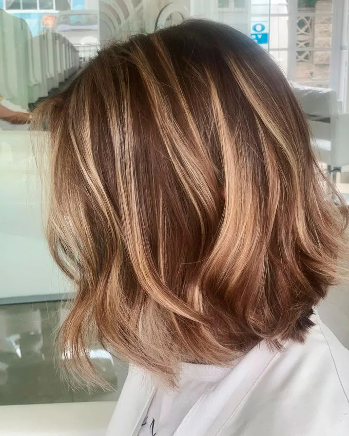 Mid-Back Visual Idea Mid-Back Visual Idea — Hair Color 2027 for Heart Face
