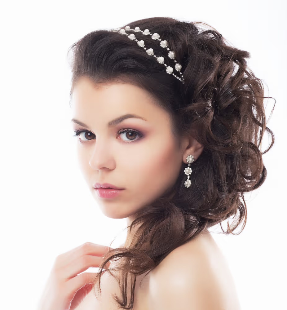 Loose Curls With Pearl Headband Loose Curls With Pearl Headband — Pearl Headband Hairstyles 2027