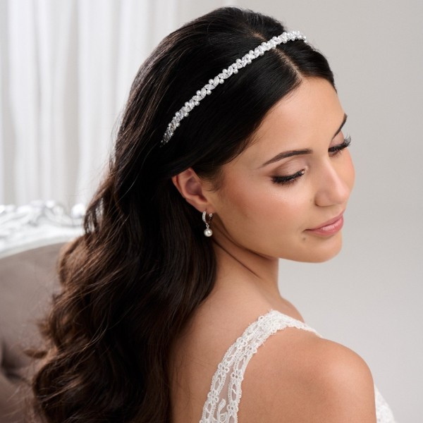 Mid-Back Waves With Sparkling Pearl Headband Mid-Back Waves With Sparkling Pearl Headband — Pearl Headband Hairstyles 2027