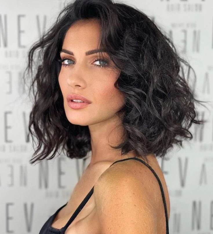 Chin-Length Dark Brown Loose Waves Chin-Length Dark Brown Loose Waves — Roller Set Hairstyles 2027