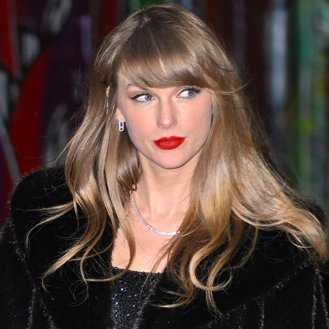 Mid-Back Visual Idea — Blonde Bangs 2027