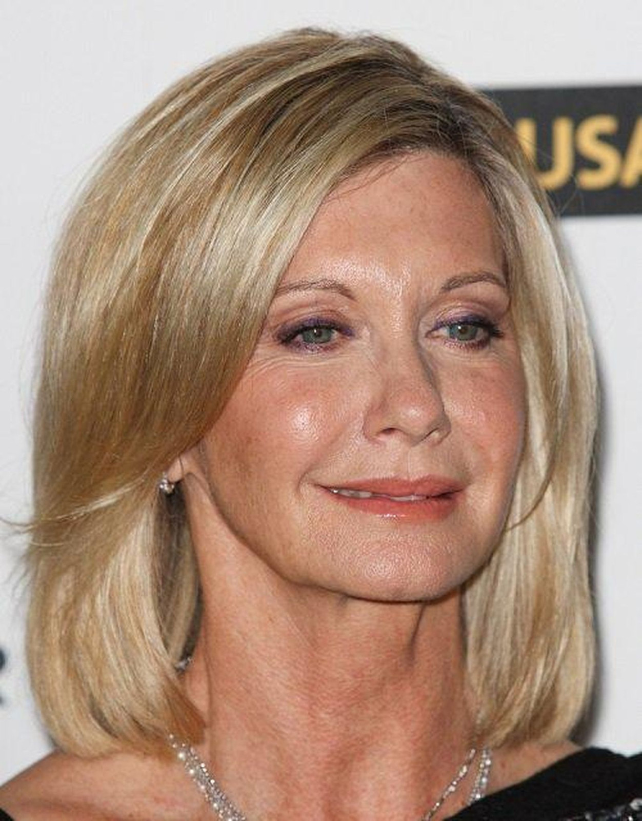 Straight With Slight Bend Visual Idea Straight With Slight Bend Visual Idea — Blonde Lob 2027