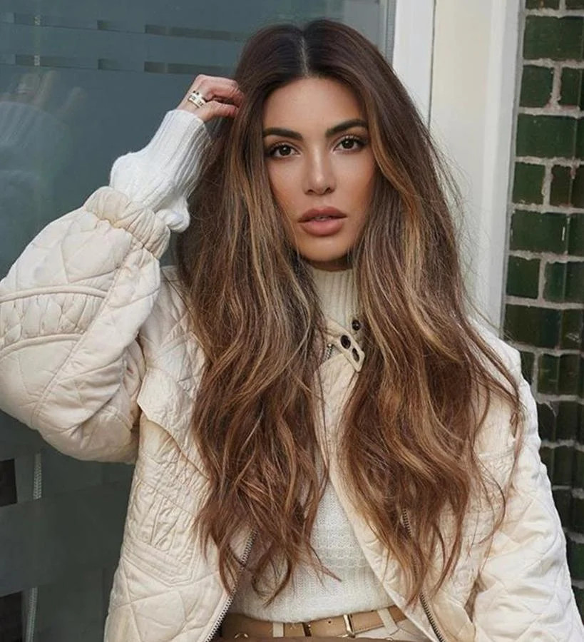 Mid-Back Waves With Curtain Bangs Mid-Back Waves With Curtain Bangs — Dark Blonde Hair 2027