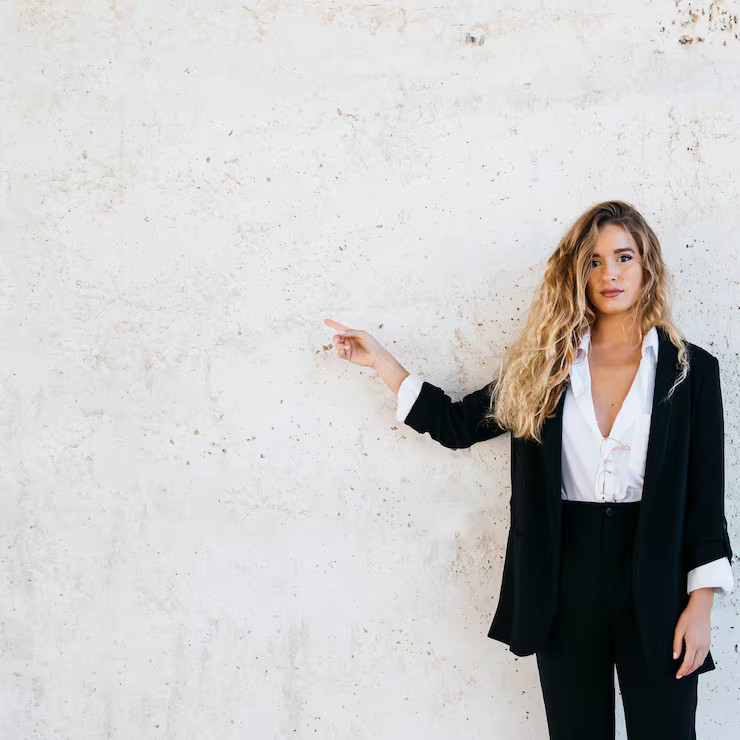 Monochromatic Black and White Suit for a Sharp, Modern Aesthetic Monochromatic Black and White Suit for a Sharp, Modern Aesthetic — Realtor Outfits 2027