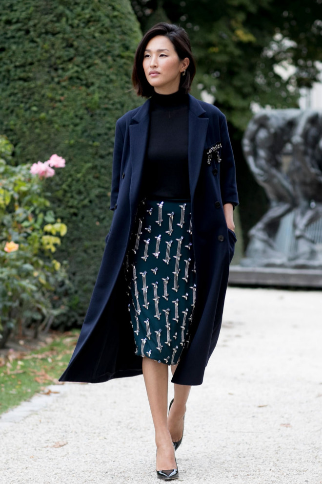 Navy Long Coat Over Turtleneck and Pencil Skirt for Business Casual Chic Navy Long Coat Over Turtleneck and Pencil Skirt for Business Casual Chic — Realtor Outfits 2027
