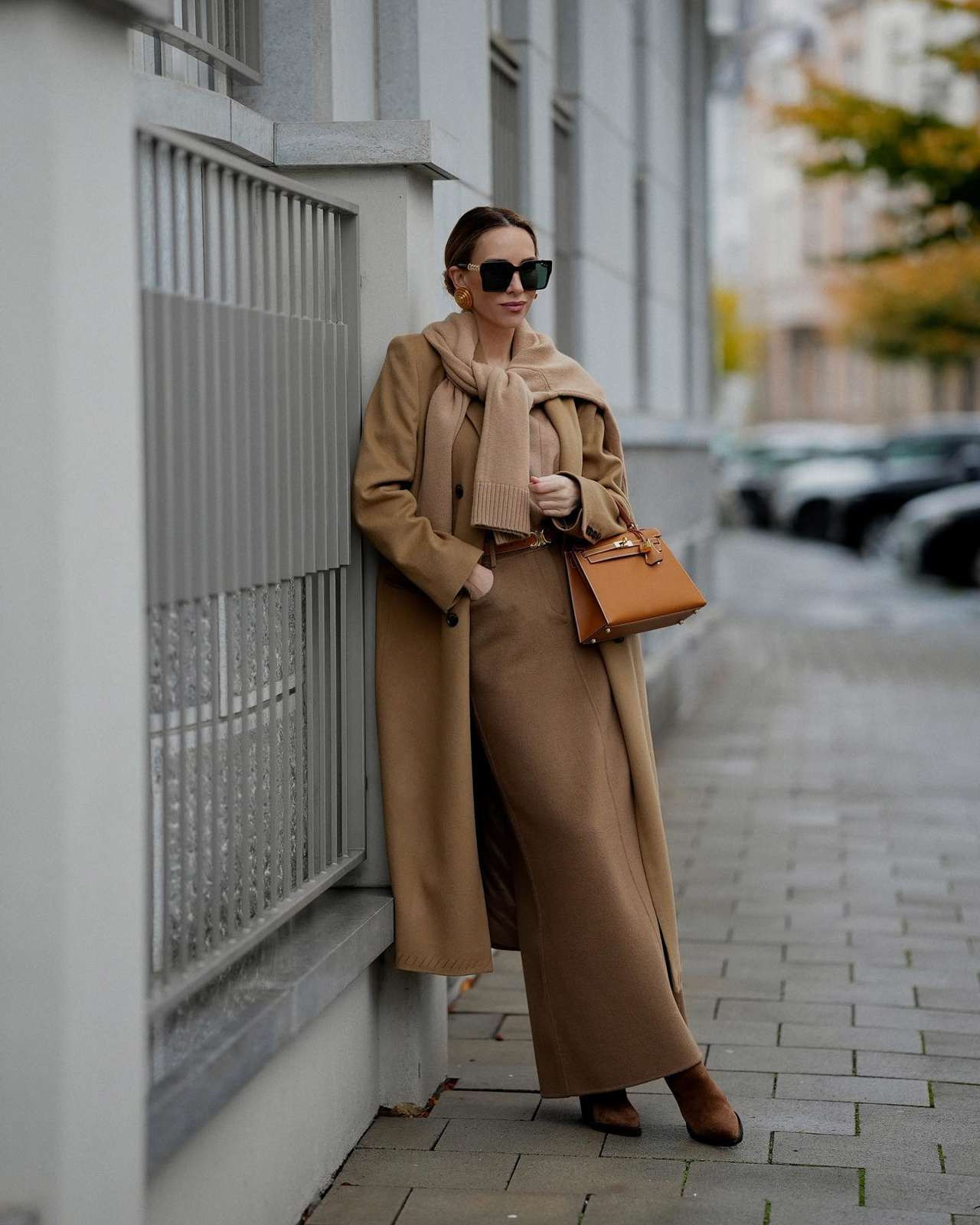 Monochromatic Camel and Beige Trousers for a Sleek School Look Monochromatic Camel and Beige Trousers for a Sleek School Look — Winter Outfits 2027 for School