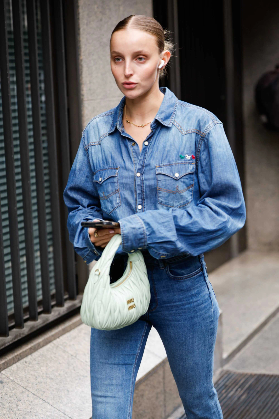 Denim on Denim with Mint Green Handbag — Scene Skinny Jeans Outfits 2027