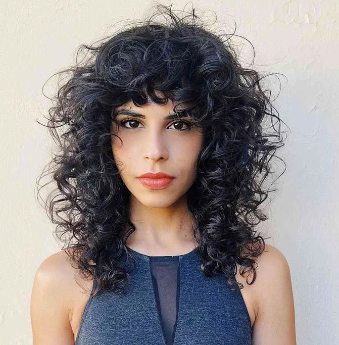 Collarbone Curls With Curtain Bangs And Air Dried Finish Collarbone Curls With Curtain Bangs And Air Dried Finish — Professional Hairstyles 2027