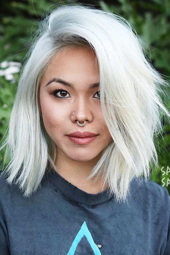 Asymmetrical Platinum Bob Asymmetrical Platinum Bob — White Hair 2027