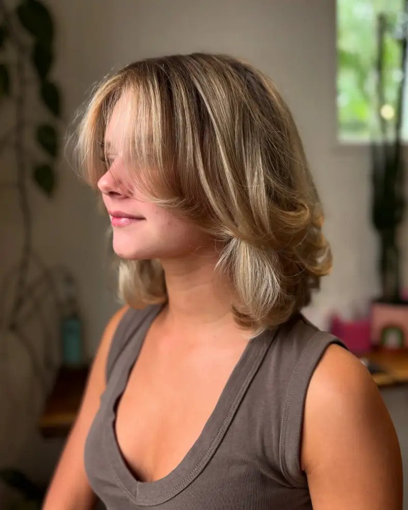 Collarbone Layers With Curtain Bangs Collarbone Layers With Curtain Bangs — Winter Highlights 2027