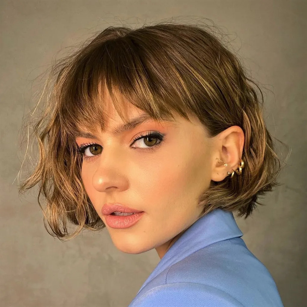 Chin Length Bob With Blonde Highlights Chin Length Bob With Blonde Highlights — Prom Hairstyles 2027 with Bangs