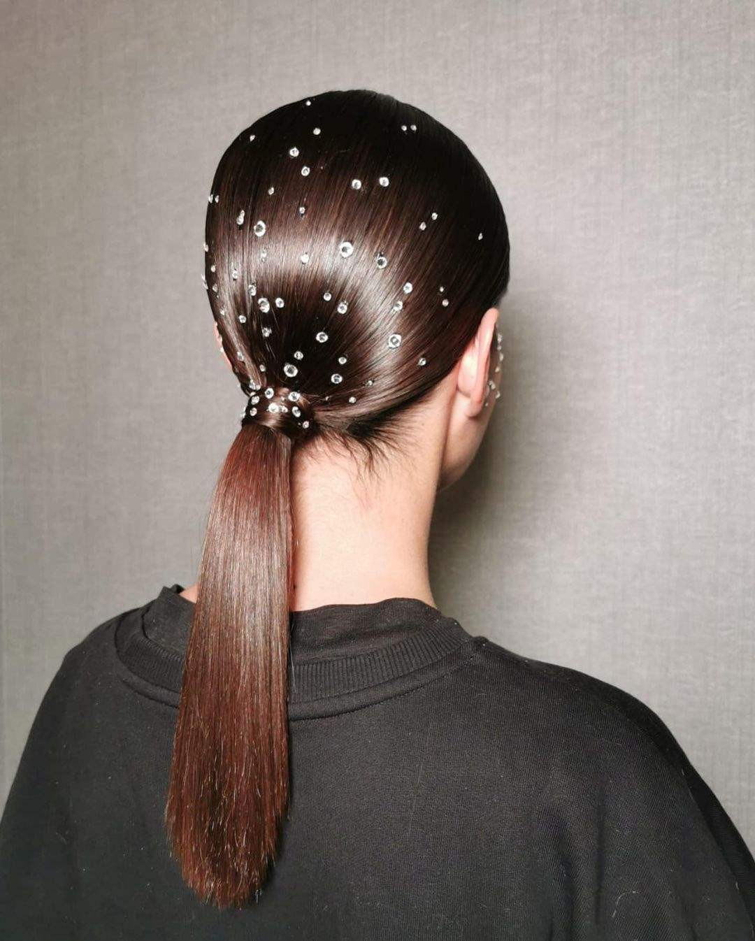 Visual Idea — A Woman With Dark Brown Visual Idea — A Woman With Dark Brown — Christmas Party Hairstyles 2026