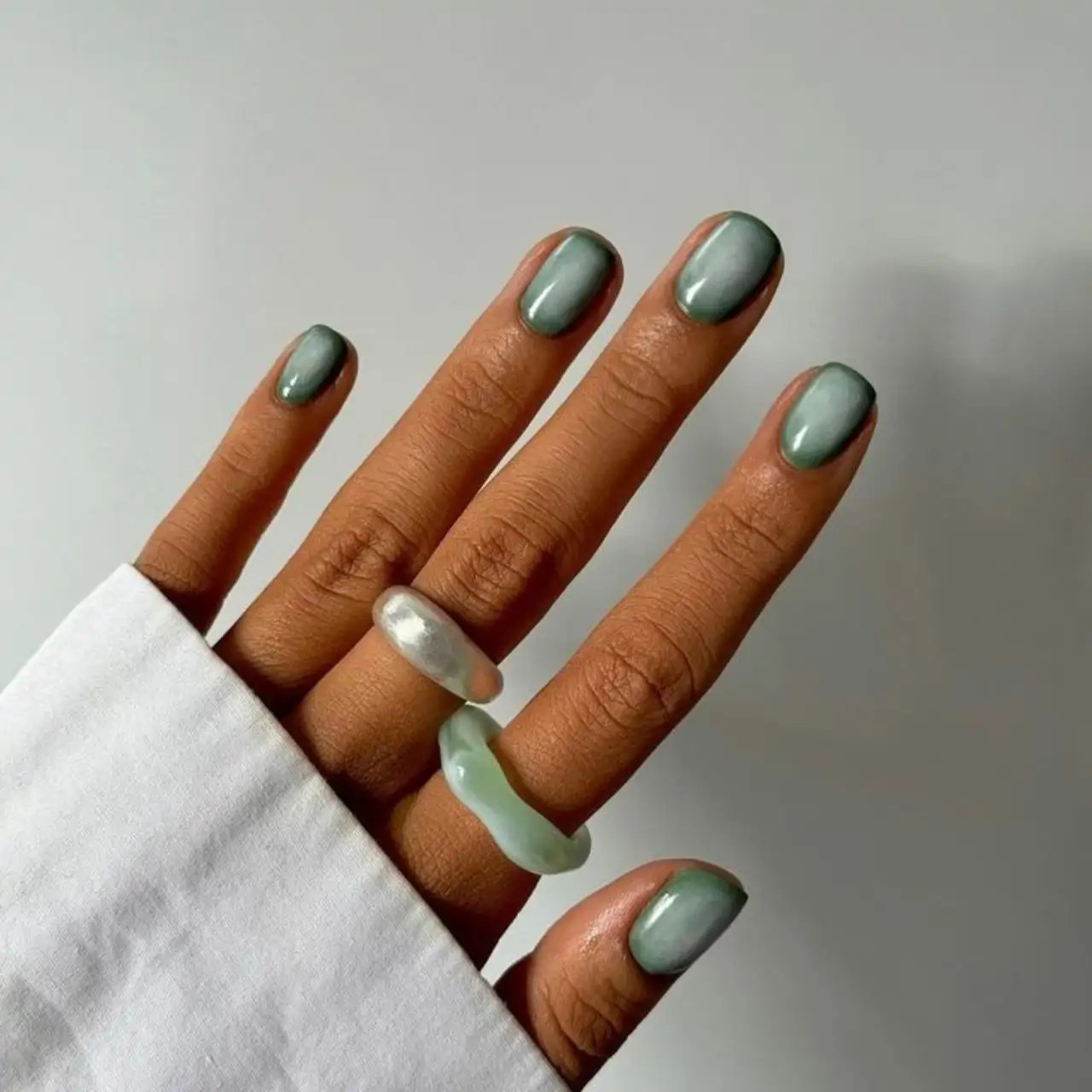 Visual Idea — Transitioning From A Lighter Green Nails 2027