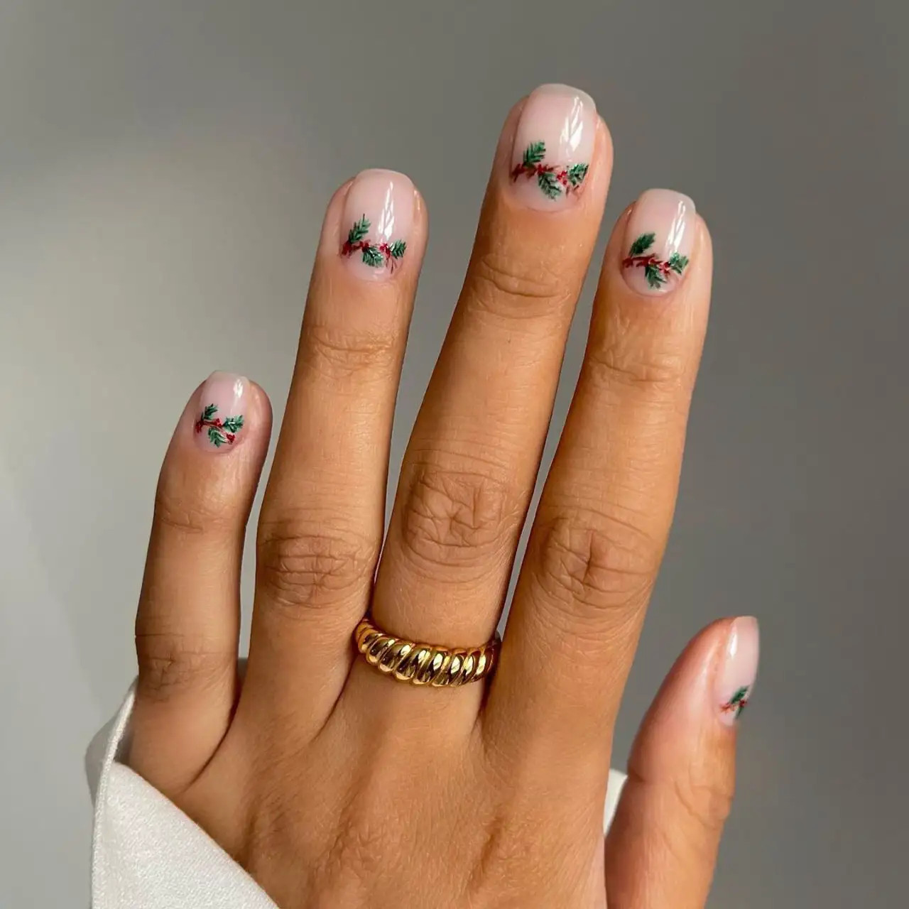 Natural Pink Holly Sprig Nails Natural Pink Holly Sprig Nails — Christmas Tree Nails 2026