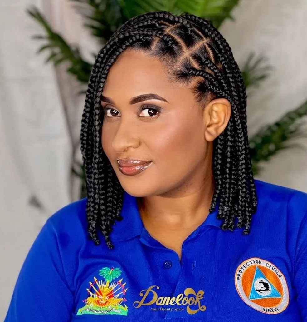 Geometric Parting Bob With Coily Texture Geometric Parting Bob With Coily Texture — Bob Knotless Braids 2027