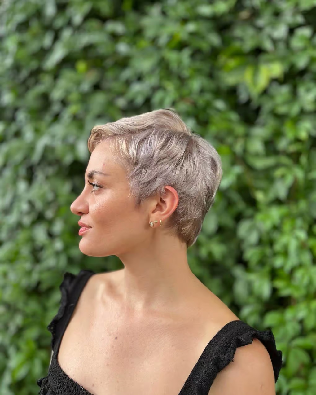 Platinum Blonde Pixie With Subtle Balayage Platinum Blonde Pixie With Subtle Balayage — Balayage Pixie 2027