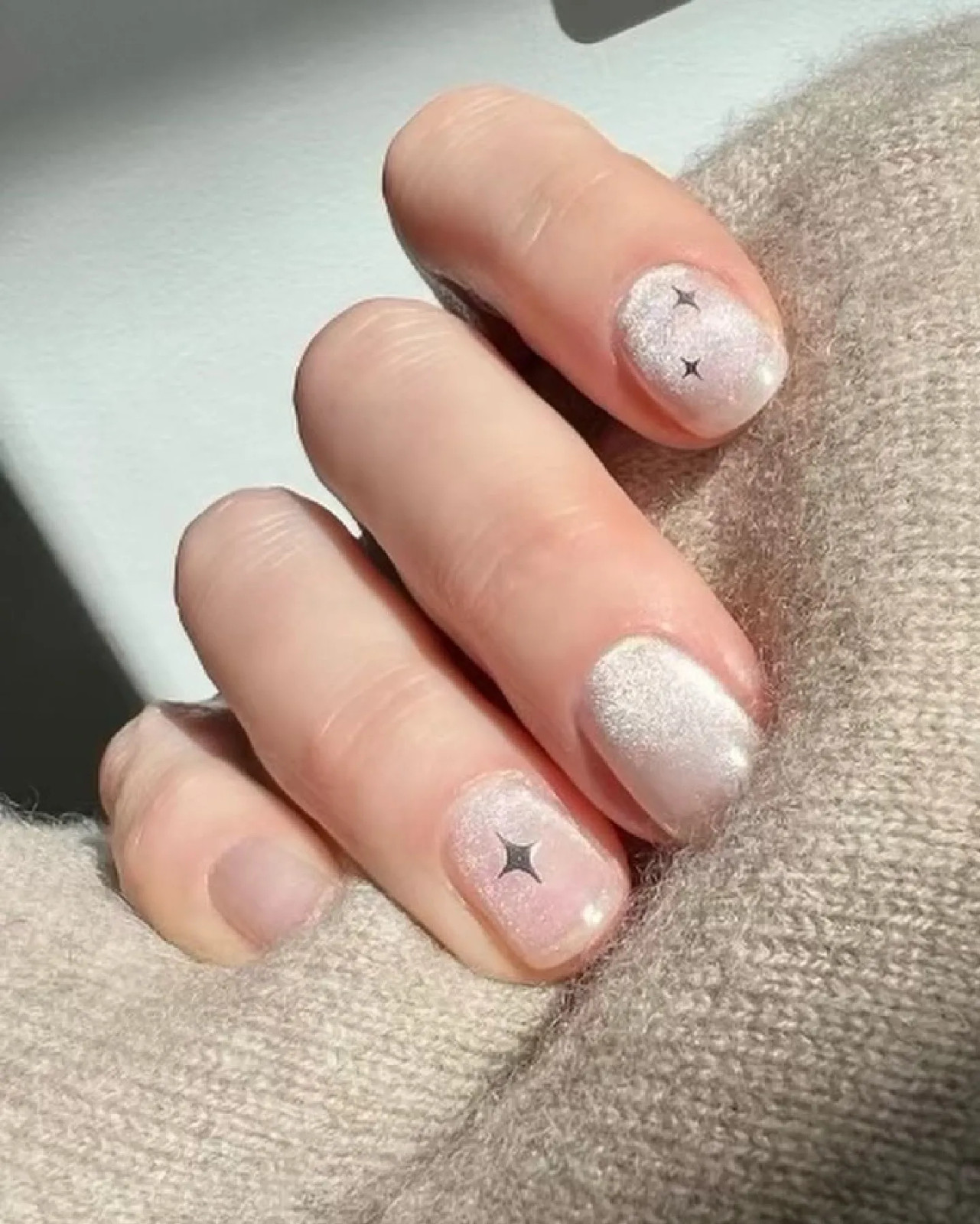 Short Rounded Square Shimmer Star Nails Short Rounded Square Shimmer Star Nails — Dusty Rose Nails 2027