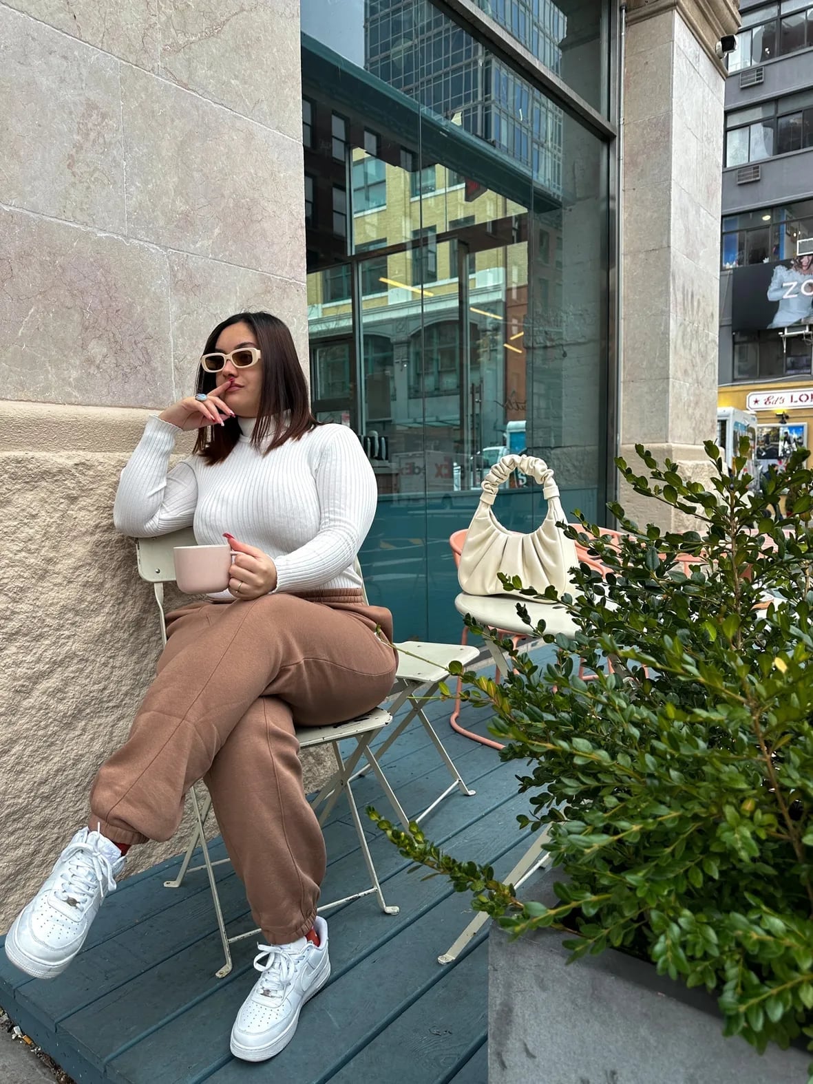 White Turtleneck Brown Sweatpants Casual Comfort White Turtleneck Brown Sweatpants Casual Comfort — Midsize Outfits 2027