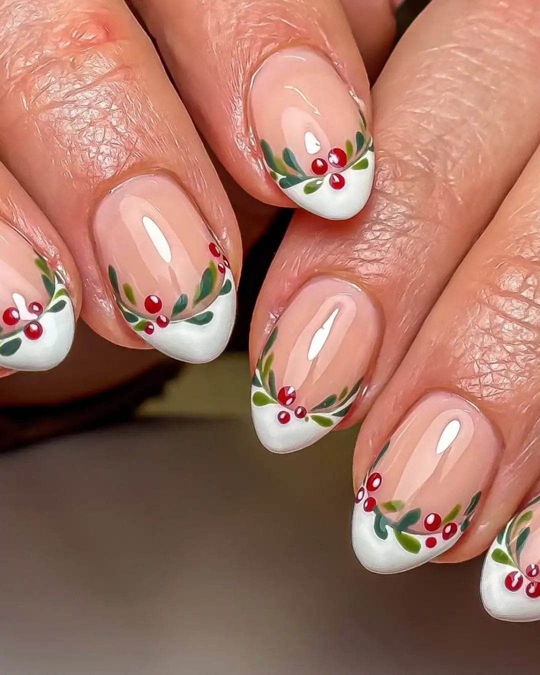 Short Oval French Tip Mistletoe Nails Short Oval French Tip Mistletoe Nails — Mistletoe Nails 2026