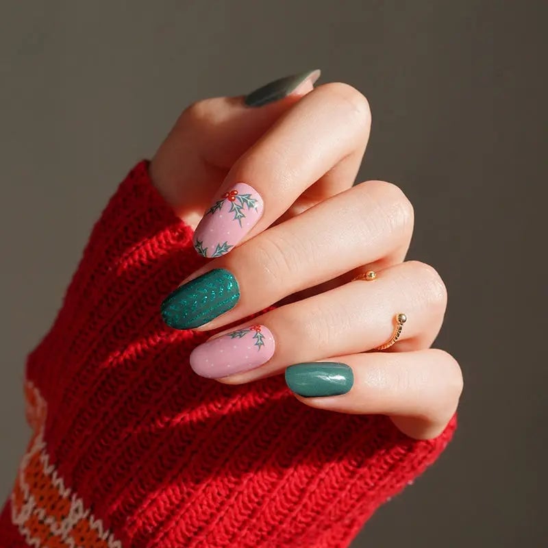 Medium Oval Pink Deep Green Mistletoe Nails Medium Oval Pink Deep Green Mistletoe Nails — Mistletoe Nails 2026