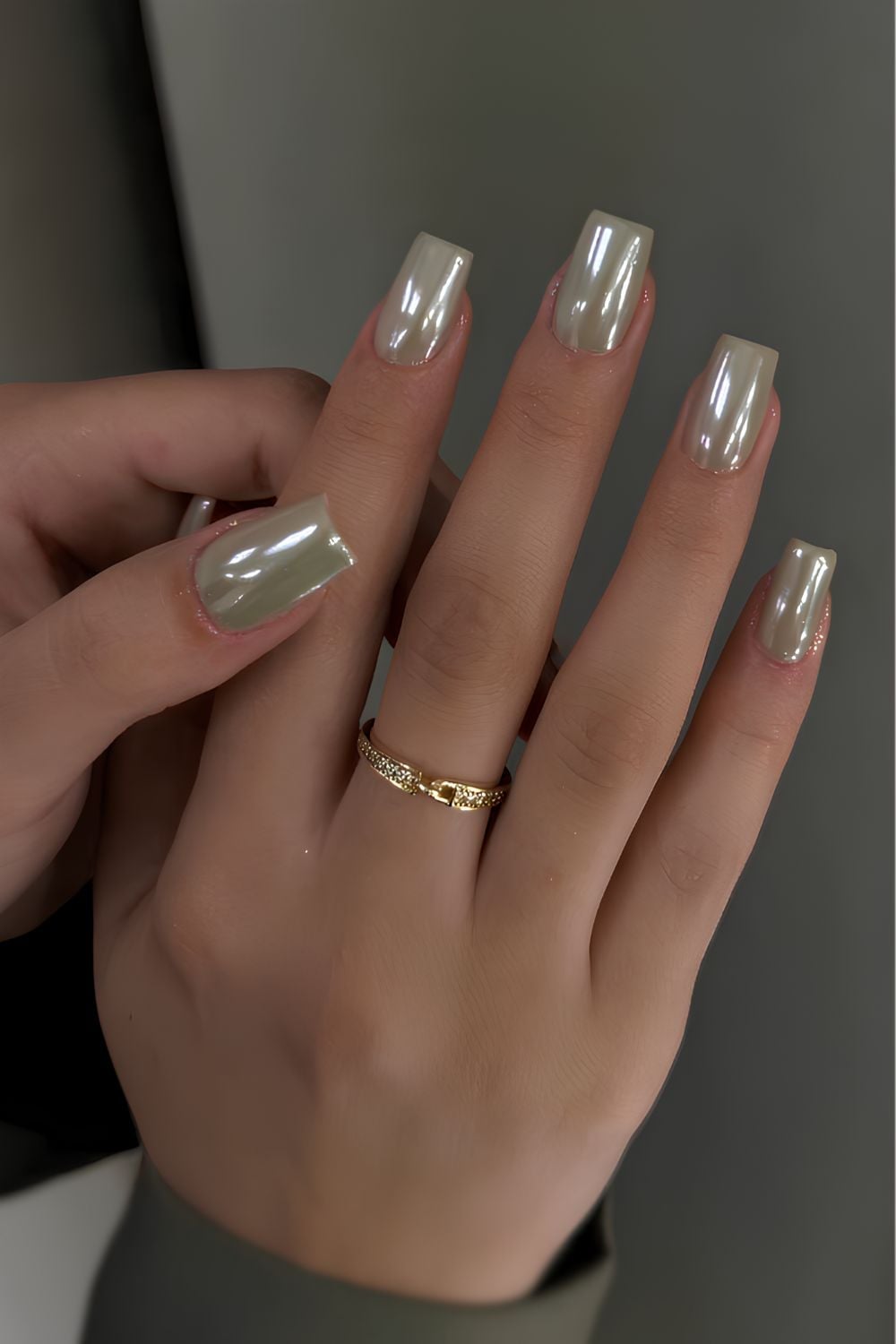 Short Oval High Shine Rose Gold Chrome Short Oval High Shine Rose Gold Chrome — Muted Metallic Nails 2027