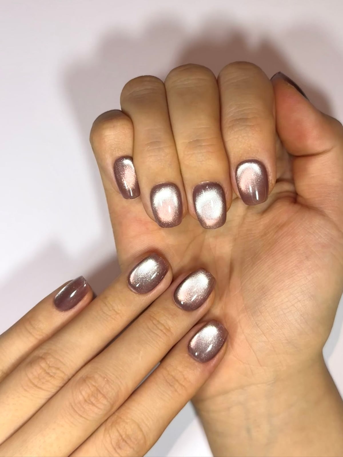 Short Oval Muted Brown Pink White Cat Eye Short Oval Muted Brown Pink White Cat Eye — Muted Metallic Nails 2027