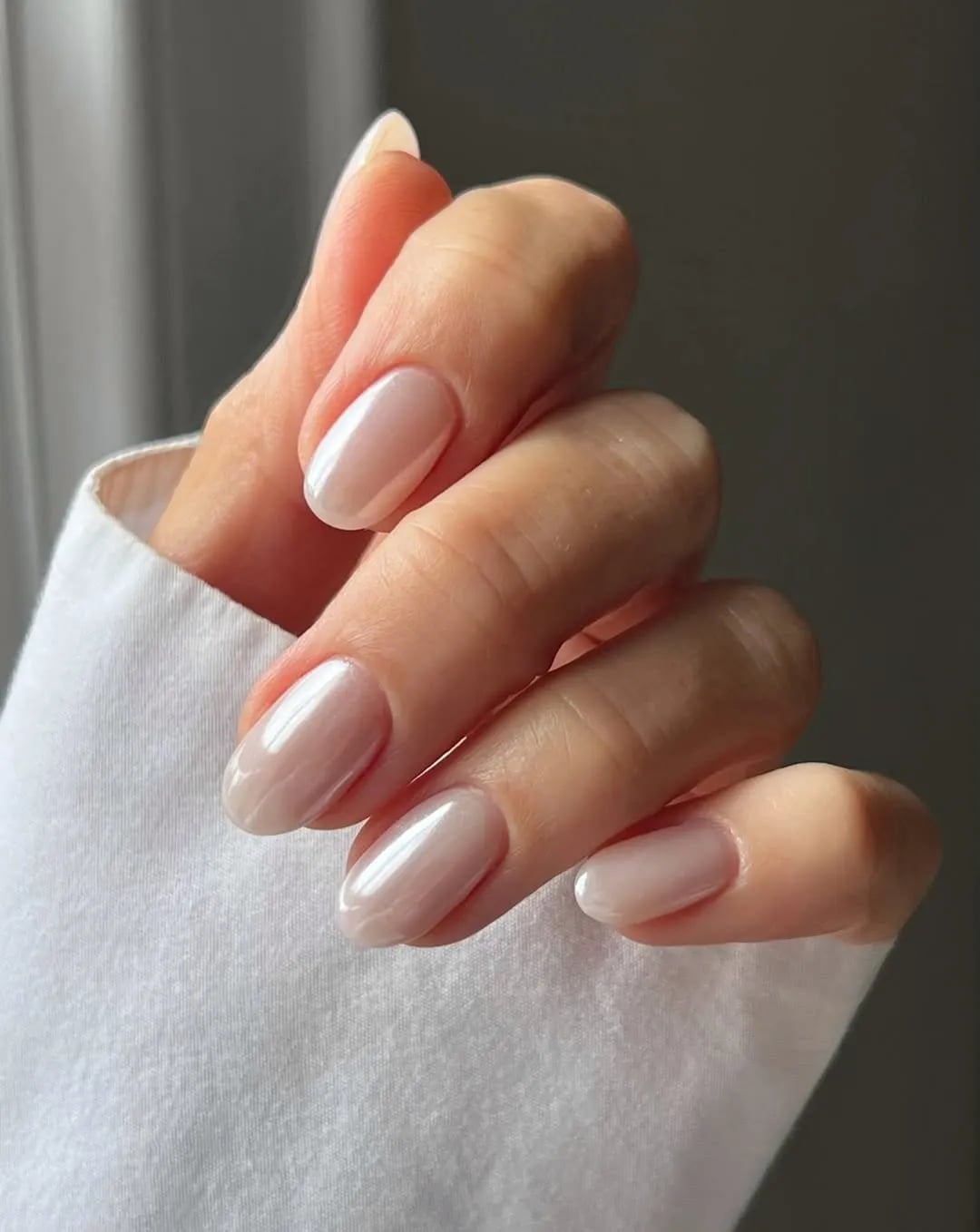 Short Oval Pearlescent Milky Nude Short Oval Pearlescent Milky Nude — Muted Metallic Nails 2027