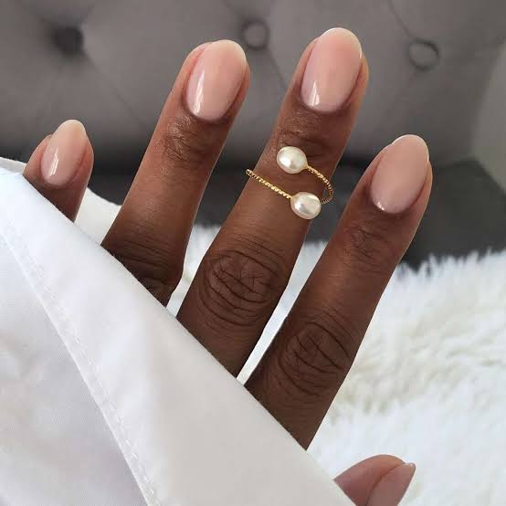 Short Oval Nails in Natural Sheer Nude, Glossy Short Oval Nails in Natural Sheer Nude, Glossy — Nail Shapes 2027 for Short Nail Beds