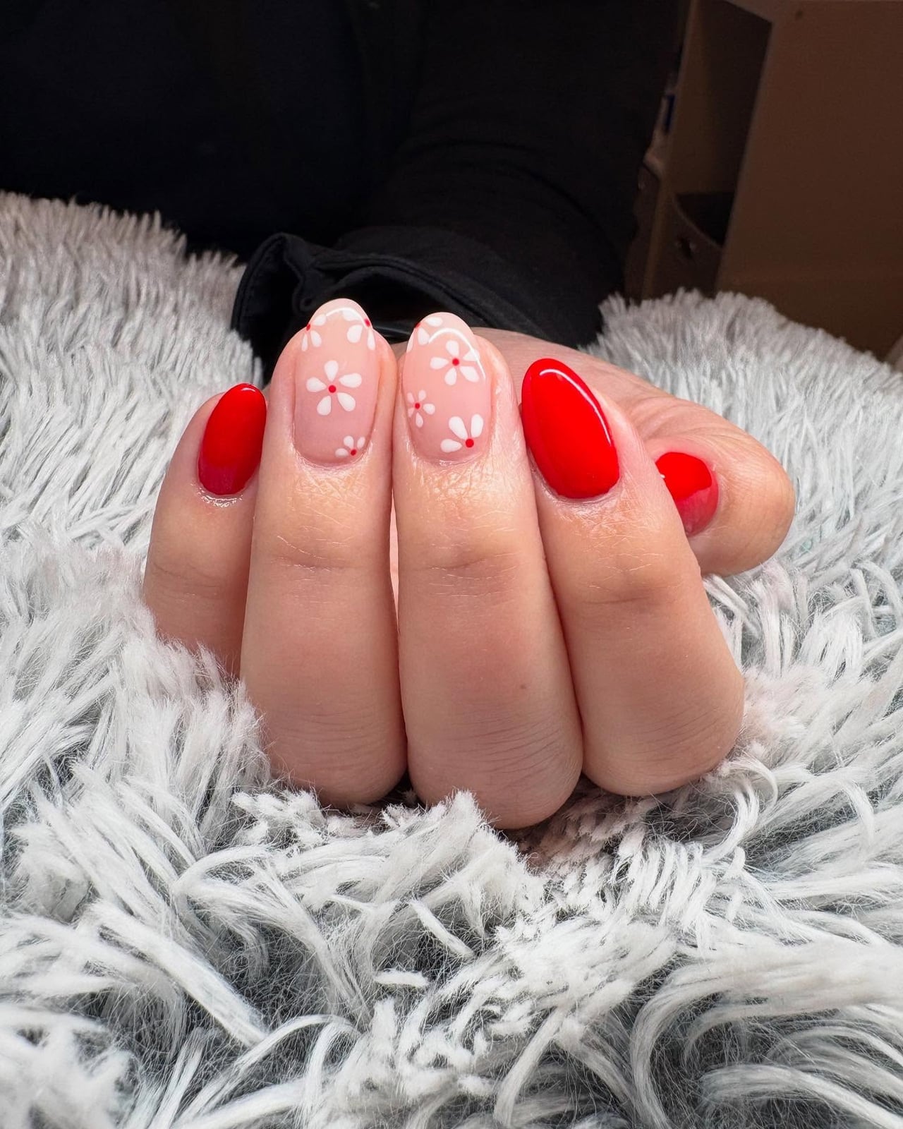 Medium Oval Red Floral Accent Nails Medium Oval Red Floral Accent Nails — Nails 2027 for Fat Fingers
