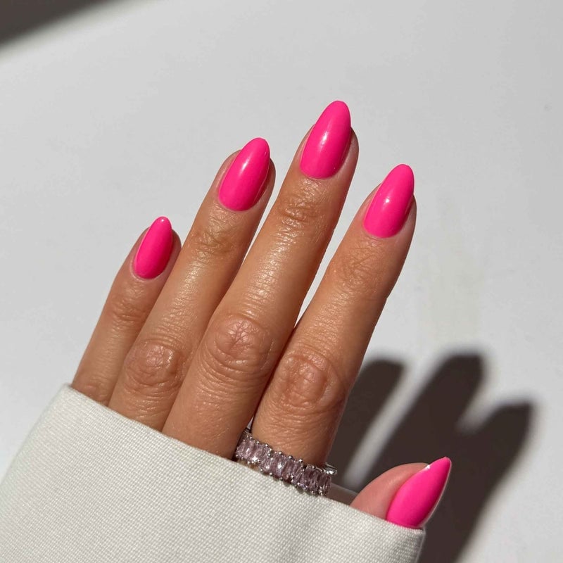 Solid Vibrant Neon Pink Medium Almond Nails Solid Vibrant Neon Pink Medium Almond Nails — Neon Pink Nails 2027