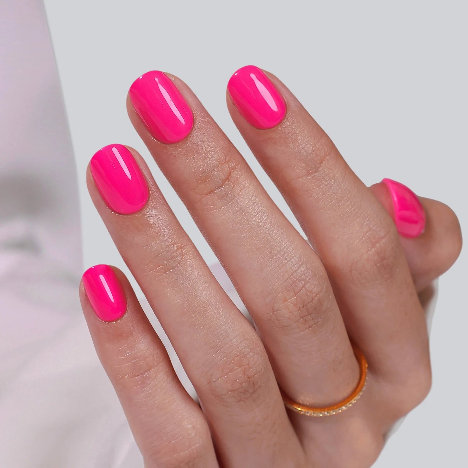 Striking Hot Pink Medium Oval Nails Striking Hot Pink Medium Oval Nails — Neon Pink Nails 2027