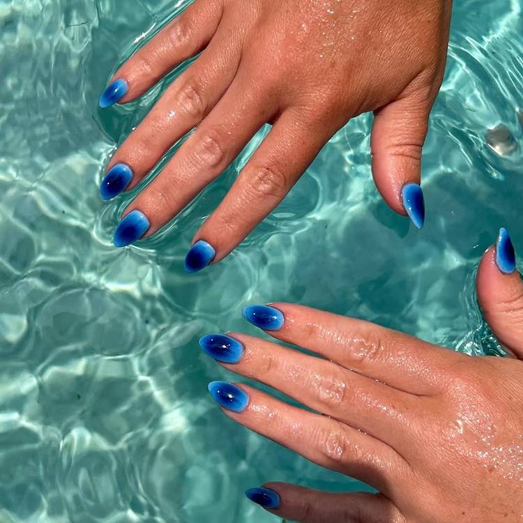 Medium Oval Blue Ombre With Water Immersion Medium Oval Blue Ombre With Water Immersion — Ocean Nails 2027