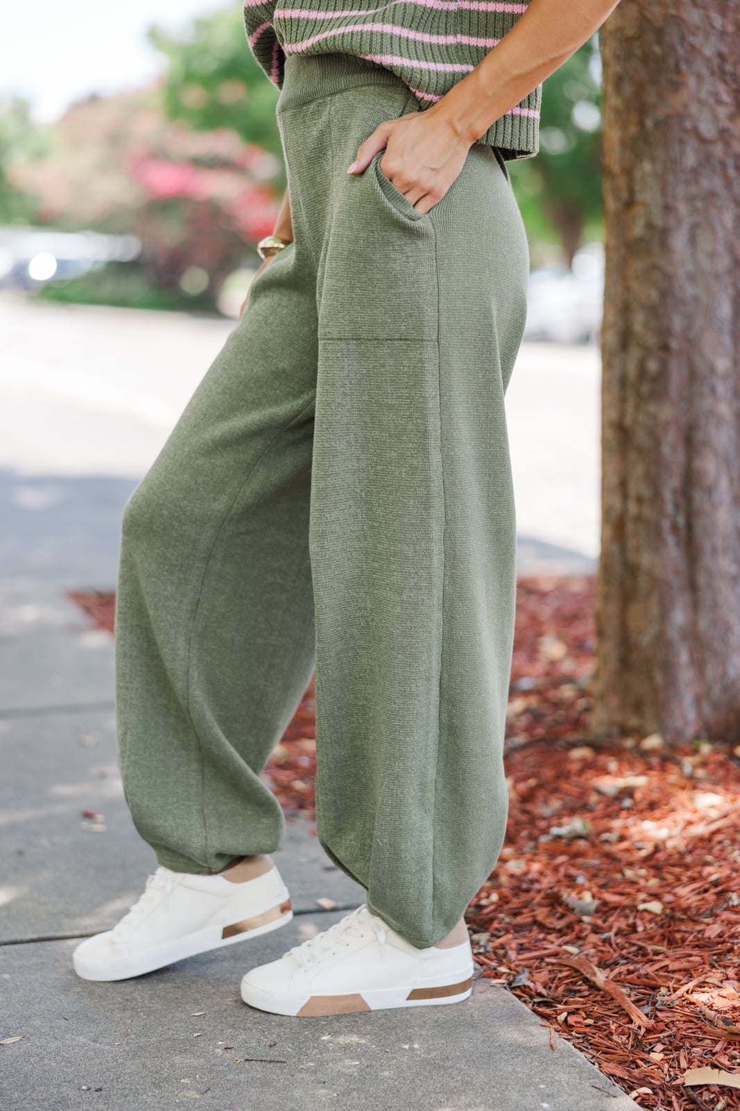 Olive Green Knit Trousers Casual Daywear, Gold Bracelet Olive Green Knit Trousers Casual Daywear, Gold Bracelet — Olive Green Wide Leg Pants Outfits 2027