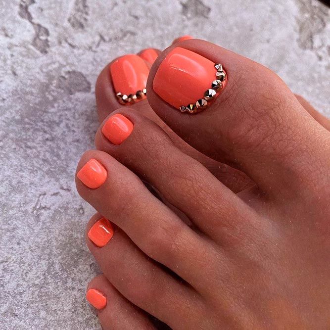 Orange Toenails with Metallic Stud Accent Orange Toenails with Metallic Stud Accent — Orange Toe Nails 2027