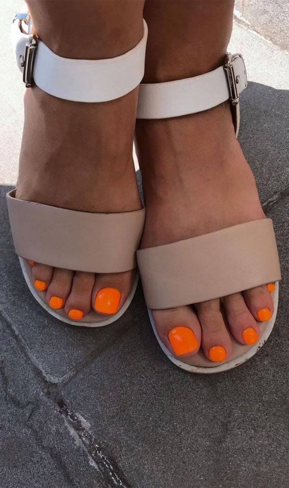 Bright Glossy Orange Toenails in Sandals, Full Color Bright Glossy Orange Toenails in Sandals, Full Color — Orange Toe Nails 2027