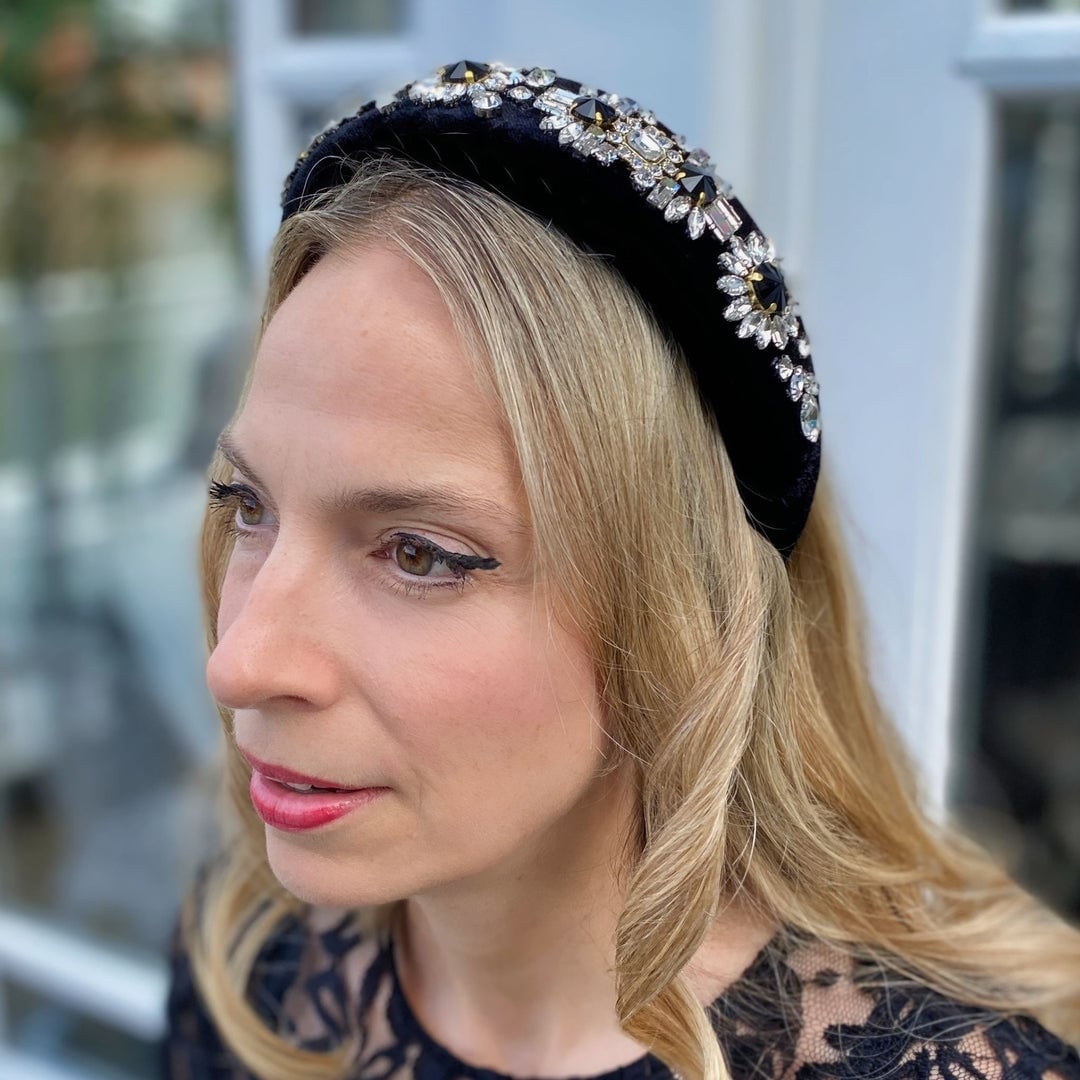 Long Wavy Blonde Hair With Jewel Headband Long Wavy Blonde Hair With Jewel Headband — Padded Headband Hairstyles 2027