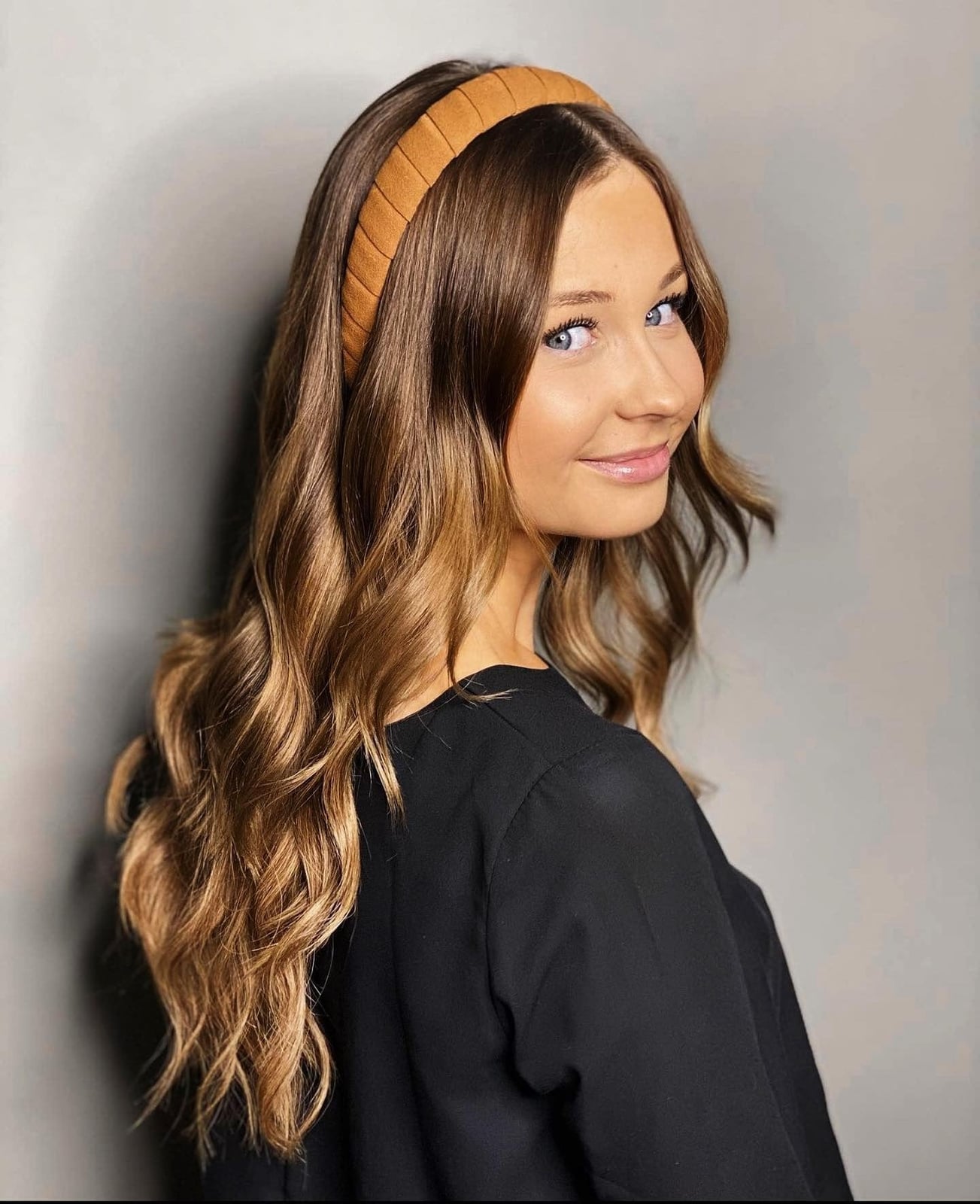 Long Wavy Brown Hair With Blonde Balayage Long Wavy Brown Hair With Blonde Balayage — Padded Headband Hairstyles 2027