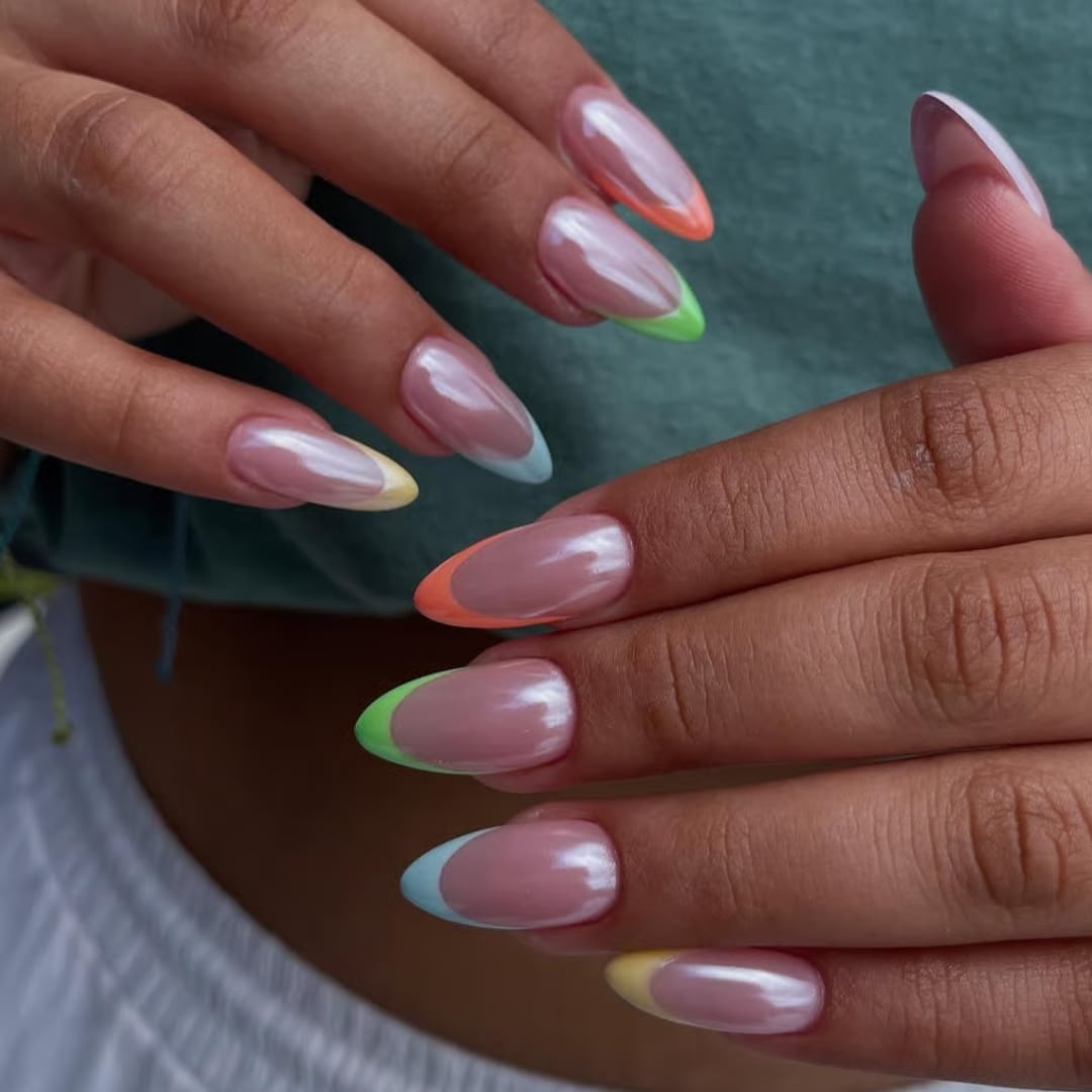 Nude Base Pastel Chrome French Tip Almond Nails Nude Base Pastel Chrome French Tip Almond Nails — Pastel Chrome Nails 2027