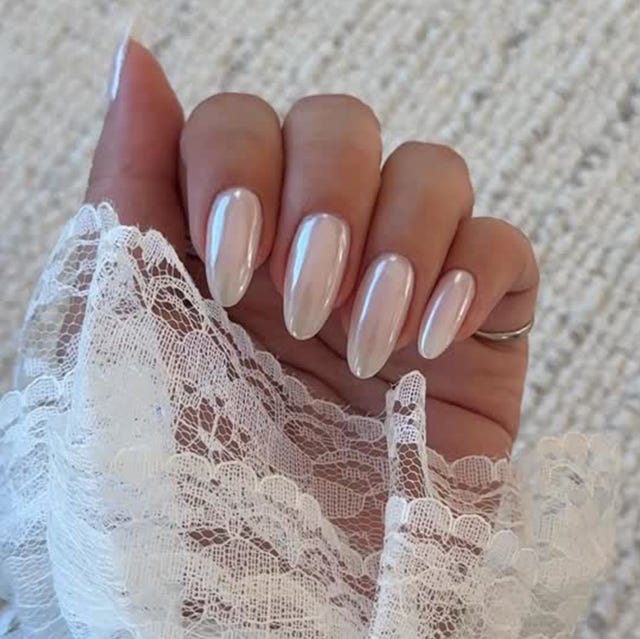 Sheer Milky White Chrome Oval Nails Sheer Milky White Chrome Oval Nails — Pastel Chrome Nails 2027