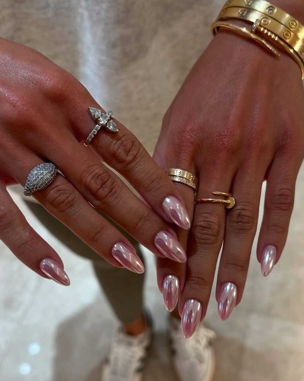 Intense Pastel Pink Iridescent Chrome Almond Nails, Full Nail Coverage Intense Pastel Pink Iridescent Chrome Almond Nails, Full Nail Coverage — Pastel Chrome Nails 2027